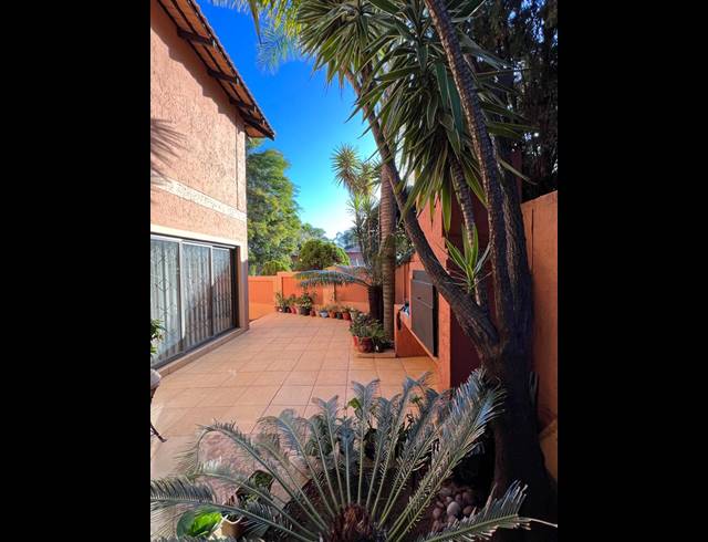 3 BEDROOM SECTIONAL TITLE TO LET IN STERREWAG